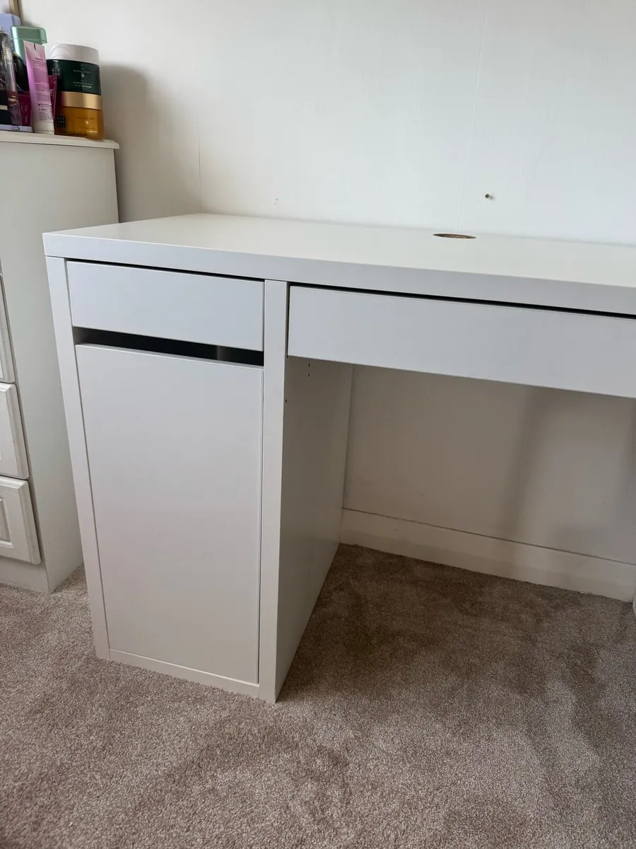 Desk - Image 2