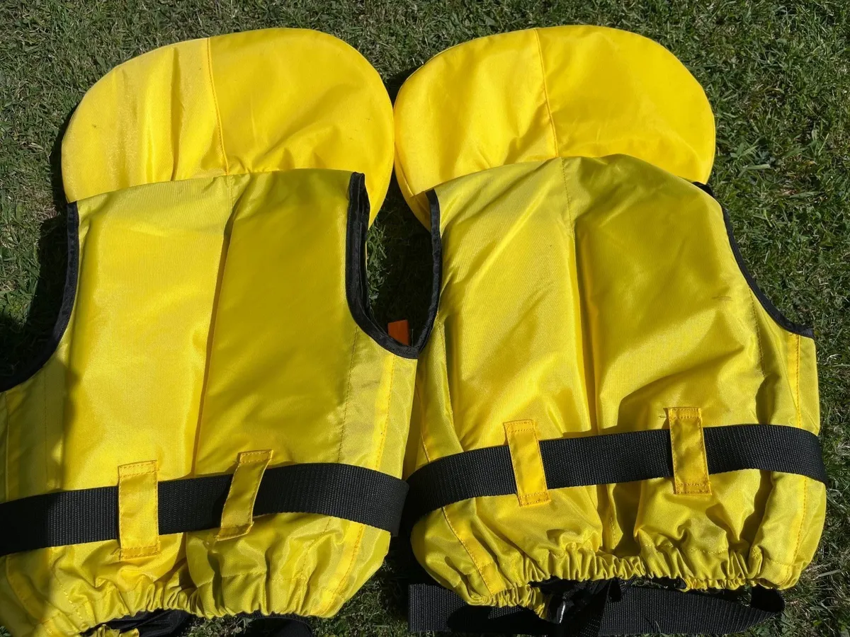 Life jackets - Image 2
