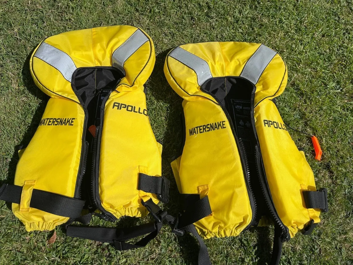 Life jackets - Image 1