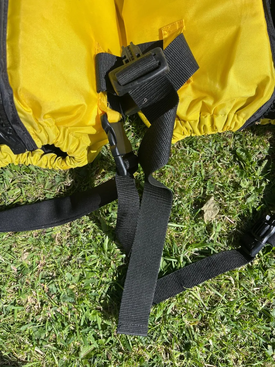 Life jackets - Image 4
