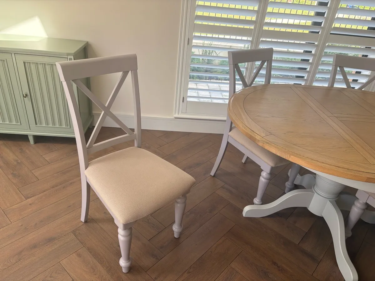 Table and Chairs - Image 3