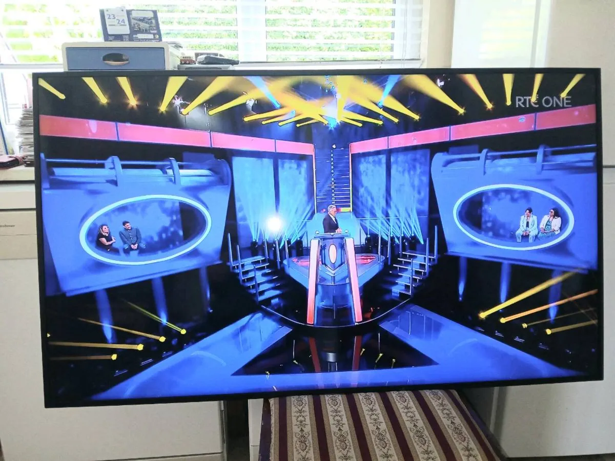 Samsung 55 inch Smart 4k hdmi tv with wall mount. - Image 4
