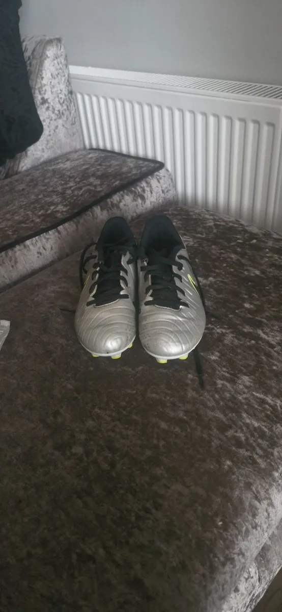 Soccer boots - Image 1