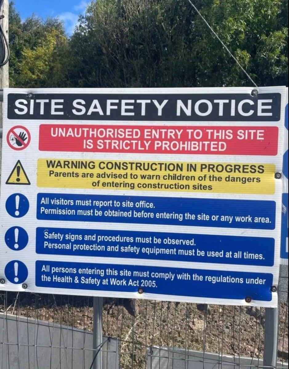 Safety sign notices - Image 1