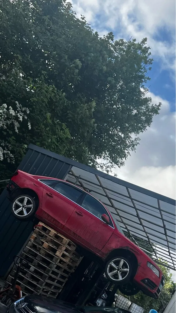 B8 s line and e90 m sport breaking!!!!!!!!! - Image 1