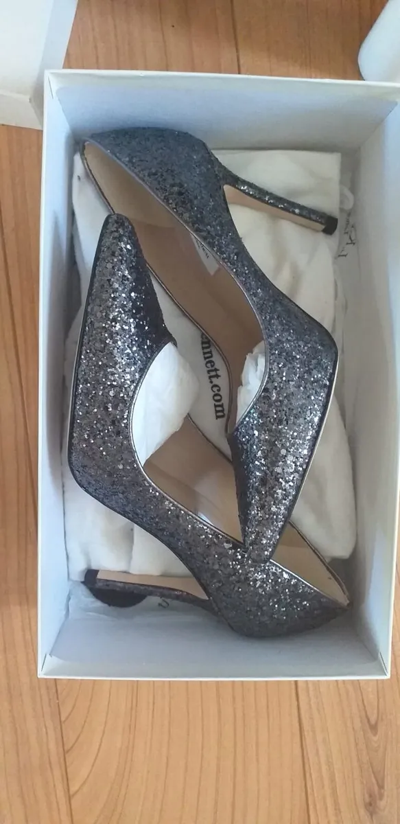 Shoes - Image 4