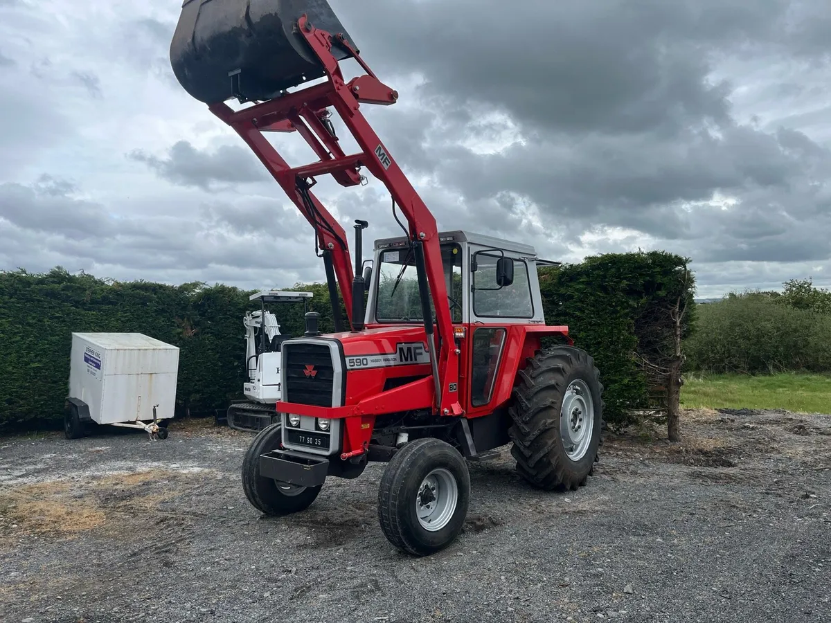 Massey Ferguson loader - Image 2