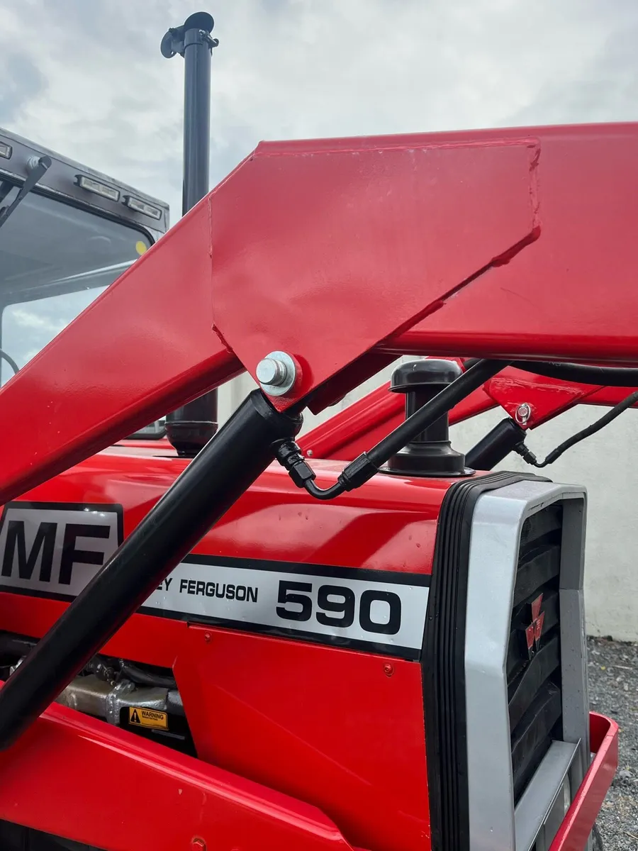 Massey Ferguson loader - Image 3
