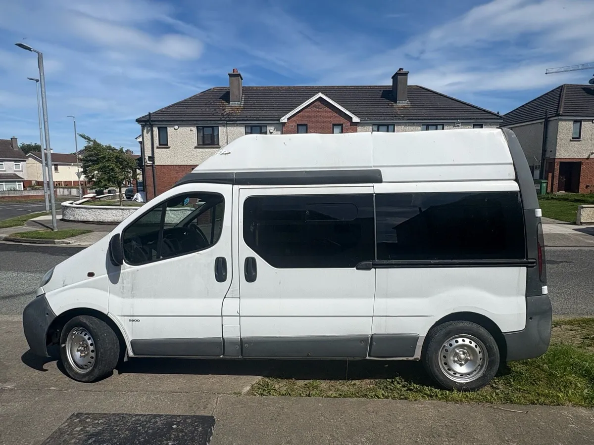 Camper van - Image 2