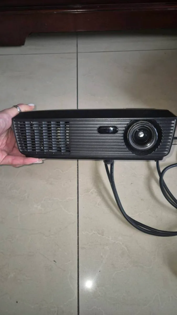 Projector - Image 1