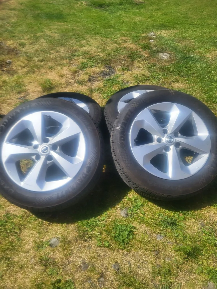 Nissan Qashqai alloys and tyres - Image 2