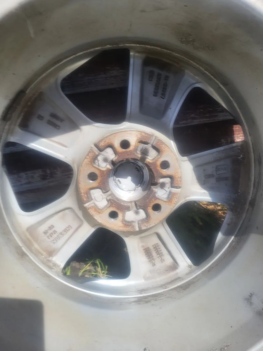 Nissan Qashqai alloys and tyres - Image 3