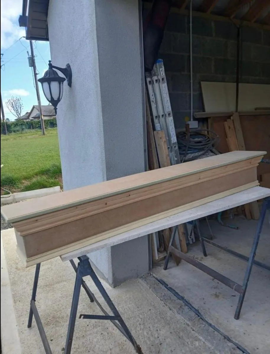 Mantlepiece/ shelf - Image 1