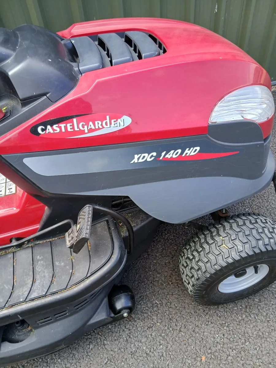 Castlegarden ride on mower xdc140hd - Image 1