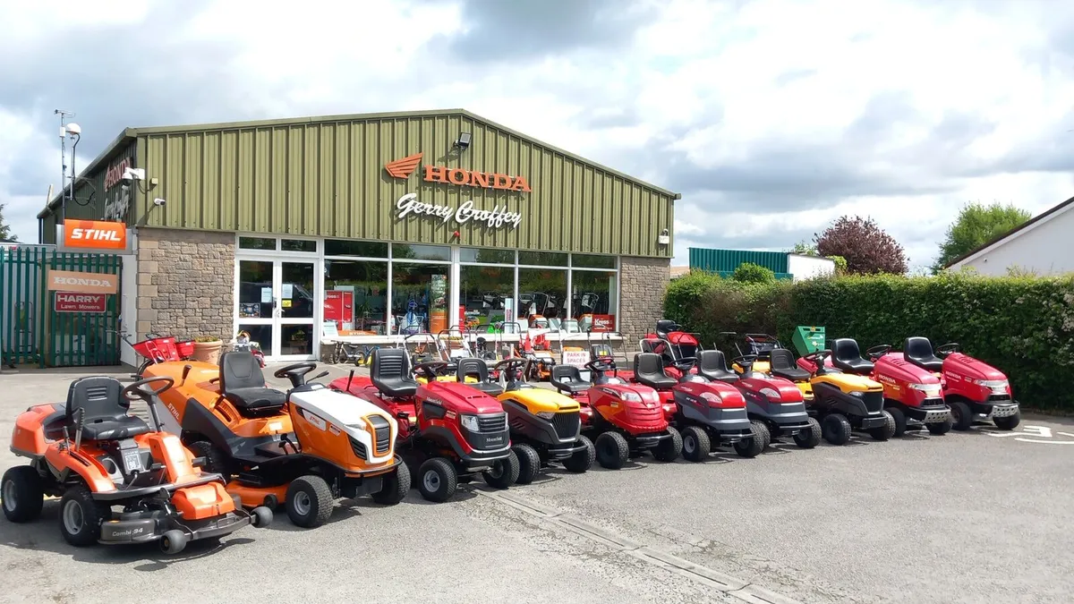 Pre Owned Ride on Tractor Mowers ~ with Warranty - Image 2