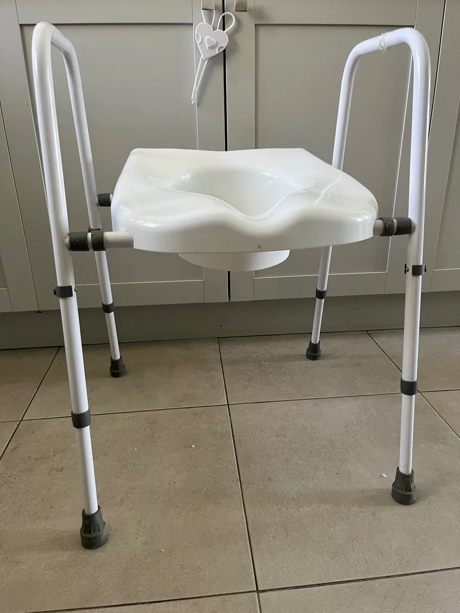 Toilet support frame - Image 4
