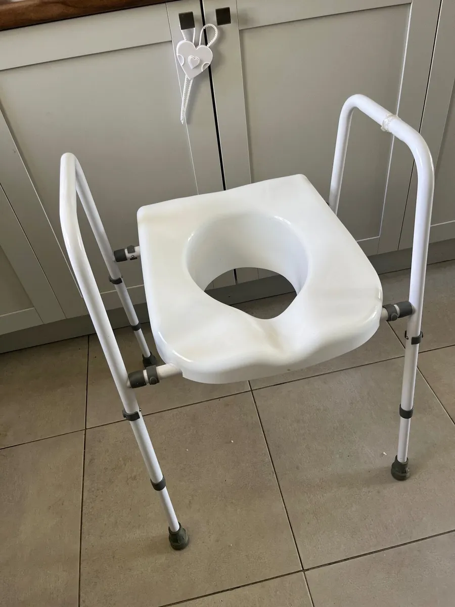 Toilet support frame - Image 2