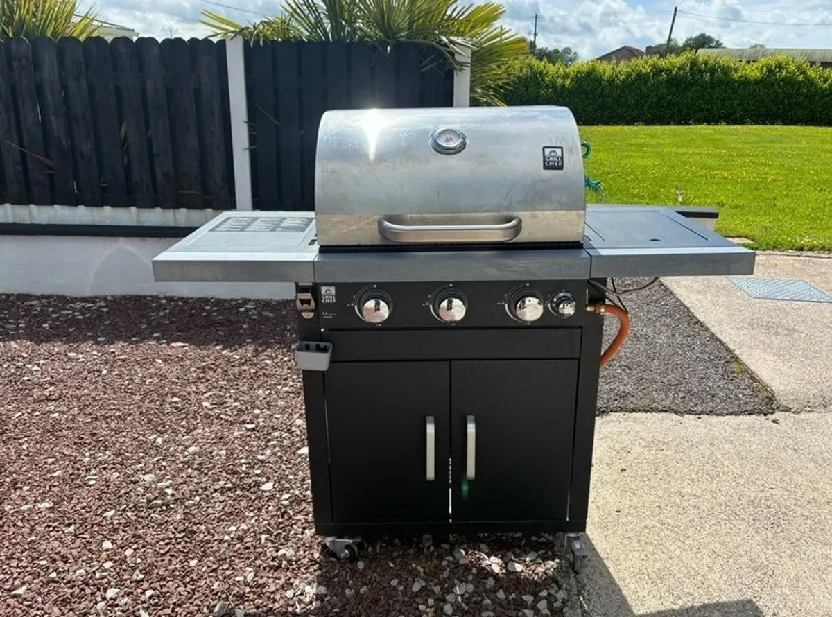 Chef Grill Gas BBQ With Side Burner and Accessories - Image 4