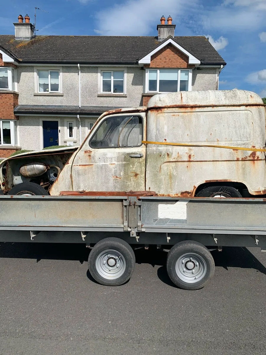 Renault 4 F4 Van - Image 2
