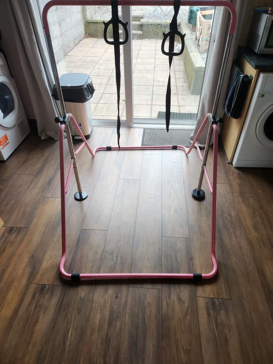 Gymnastics bar - Image 1