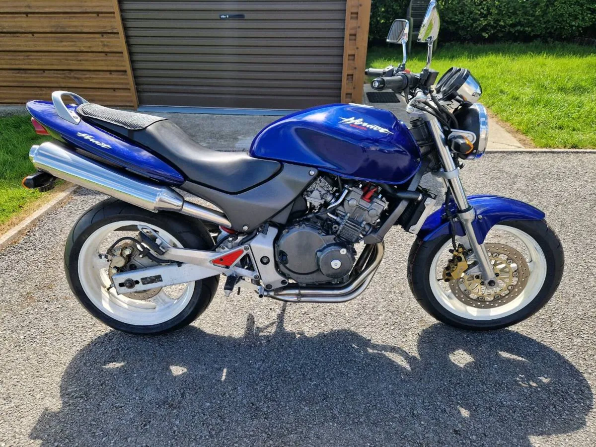 Honda CB250F Hornet - Image 1