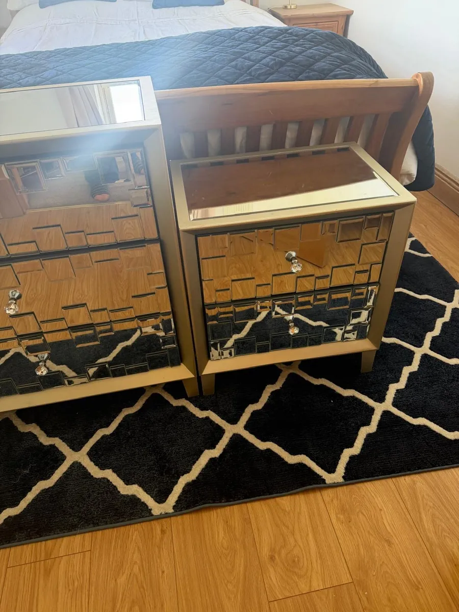 Bedside dresser and locker - Image 4