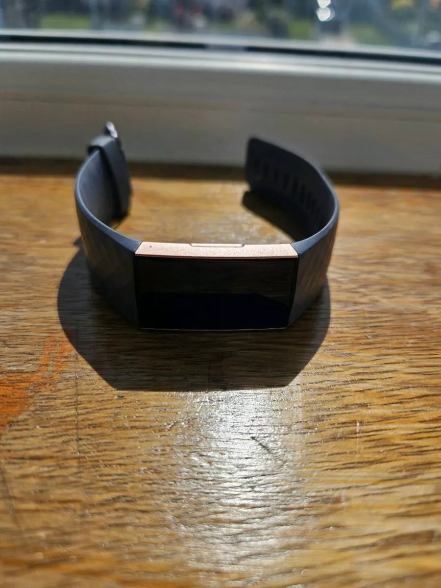 Fitbit charge 3 - Image 2