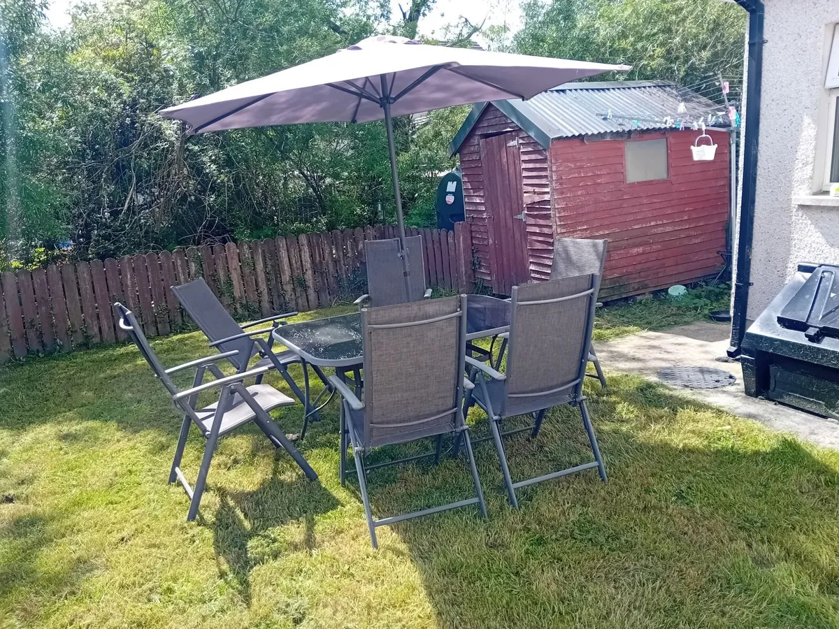 Garden furniture - Image 1