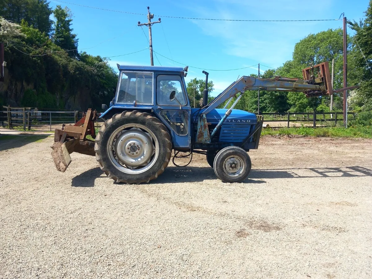 Vintage Tractor - Image 1