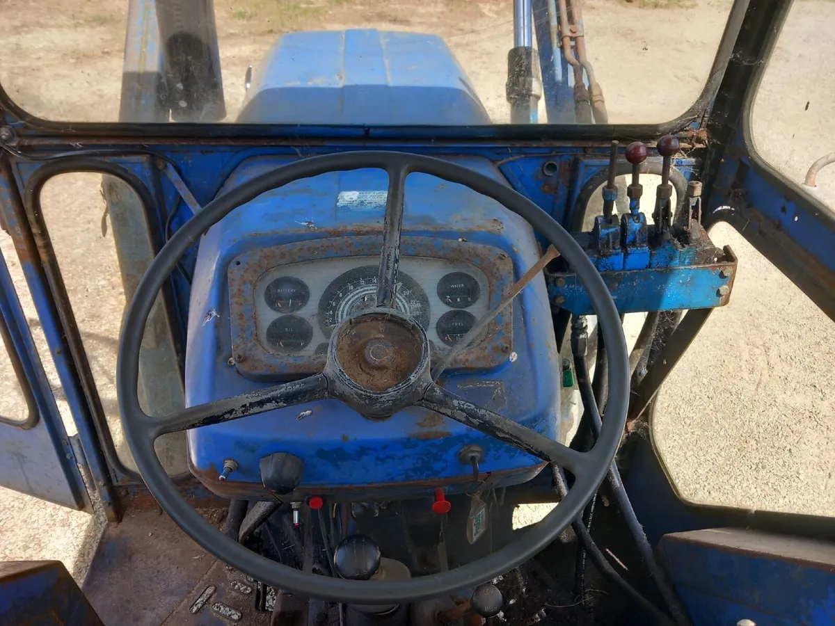 Vintage Tractor - Image 4