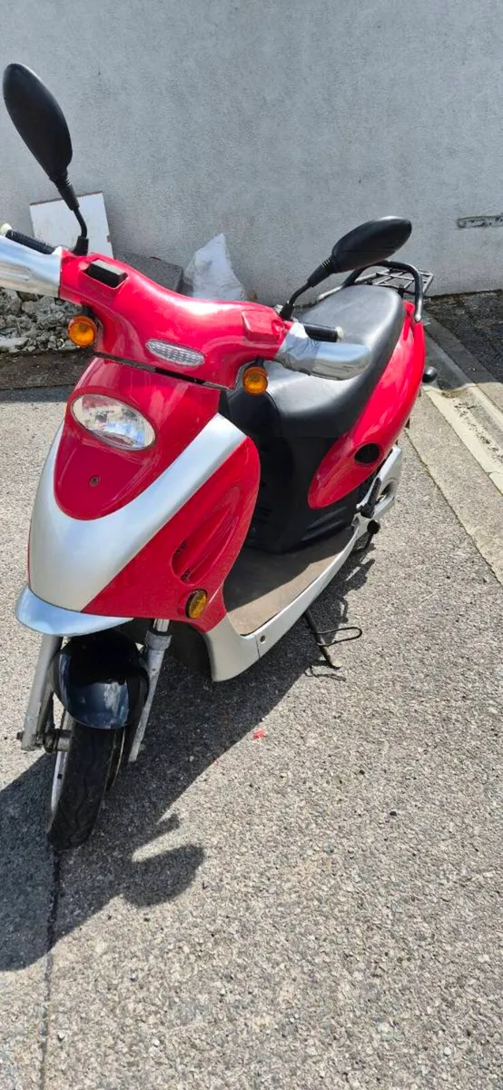 UGO electric motorcycle - Image 3