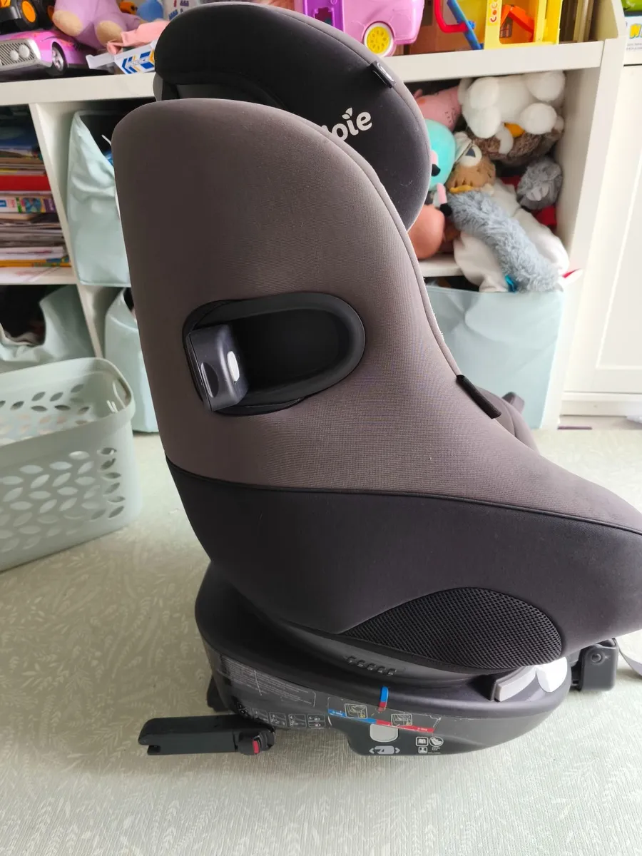 Joie Spin 360 car seat - Image 3