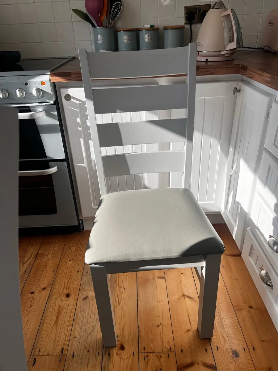 Kitchen chairs  x4 - Image 2