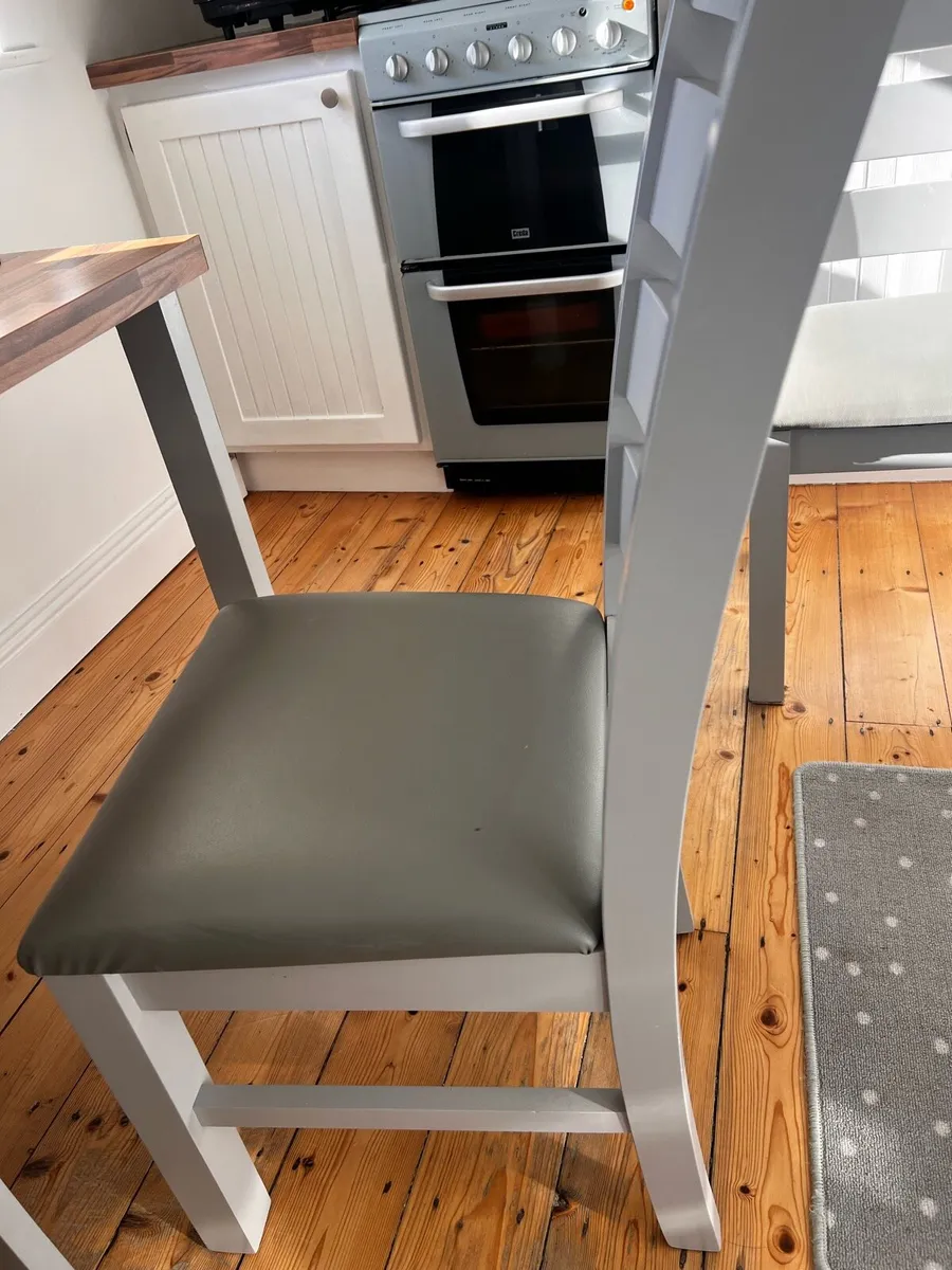 Kitchen chairs  x4 - Image 3