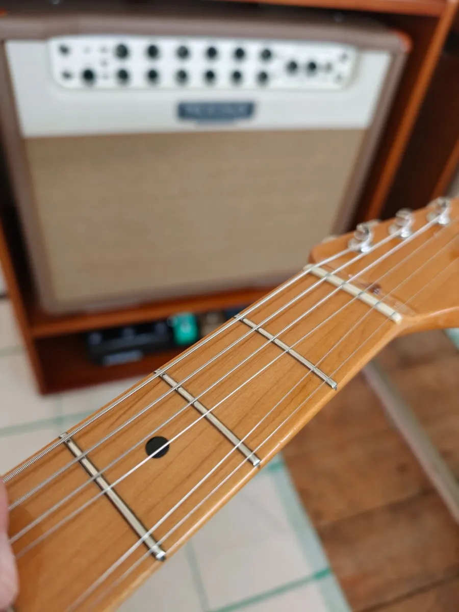 Fender Classic Series 50s Stratocaster - Image 2