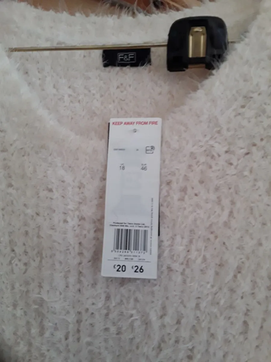 Ladies soft brand new long jumper - Image 2