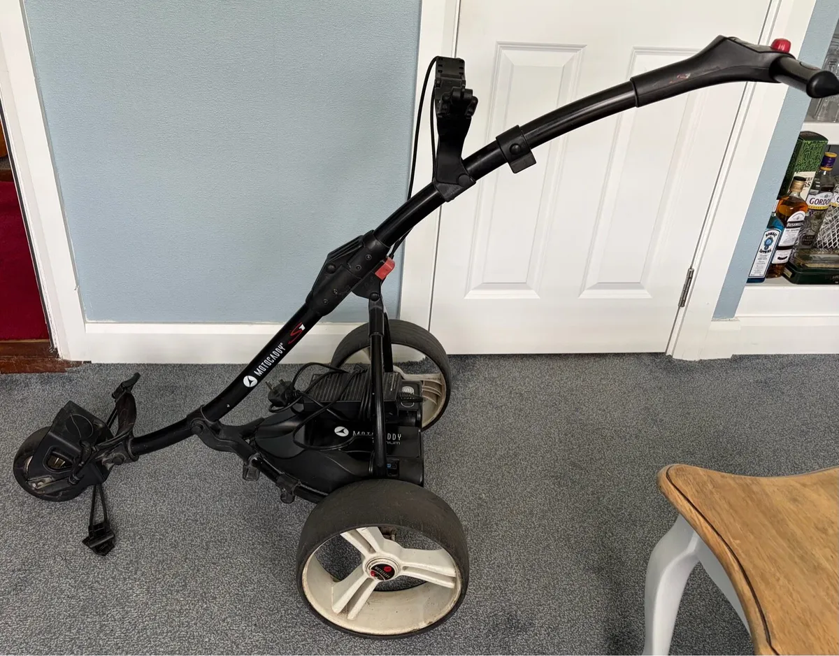 Motocaddy s1 with battery - Image 1