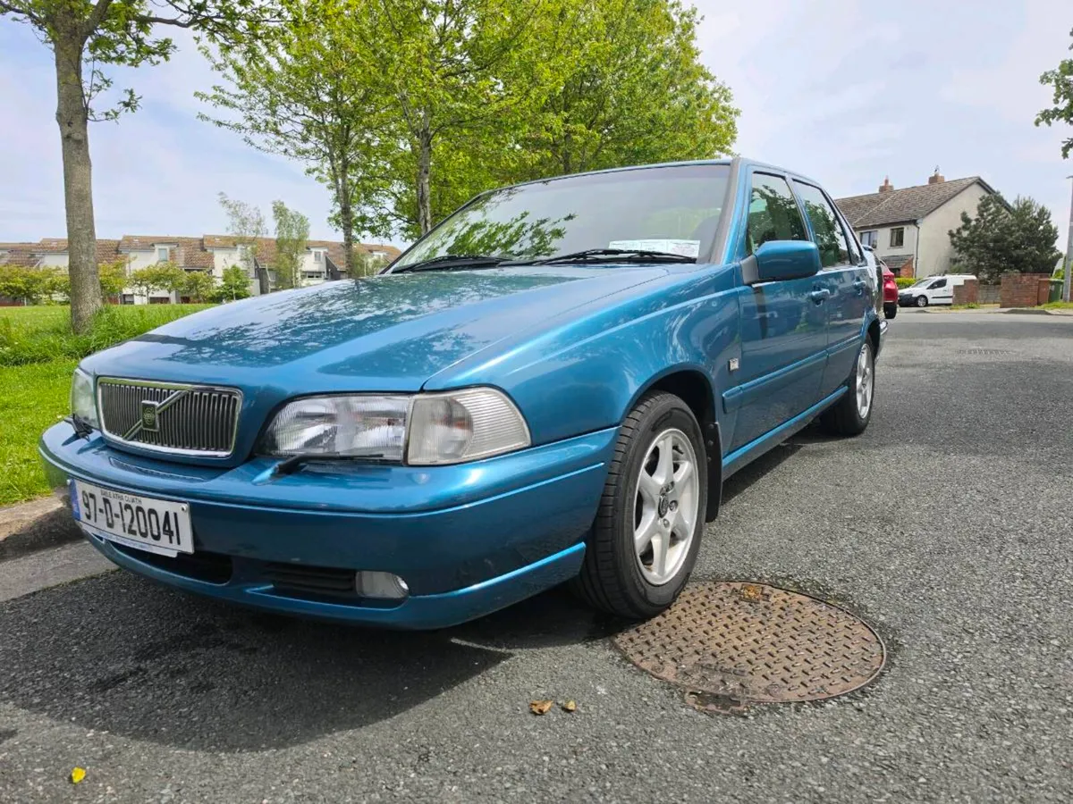 1997 Volvo S70 2.5 - Image 1