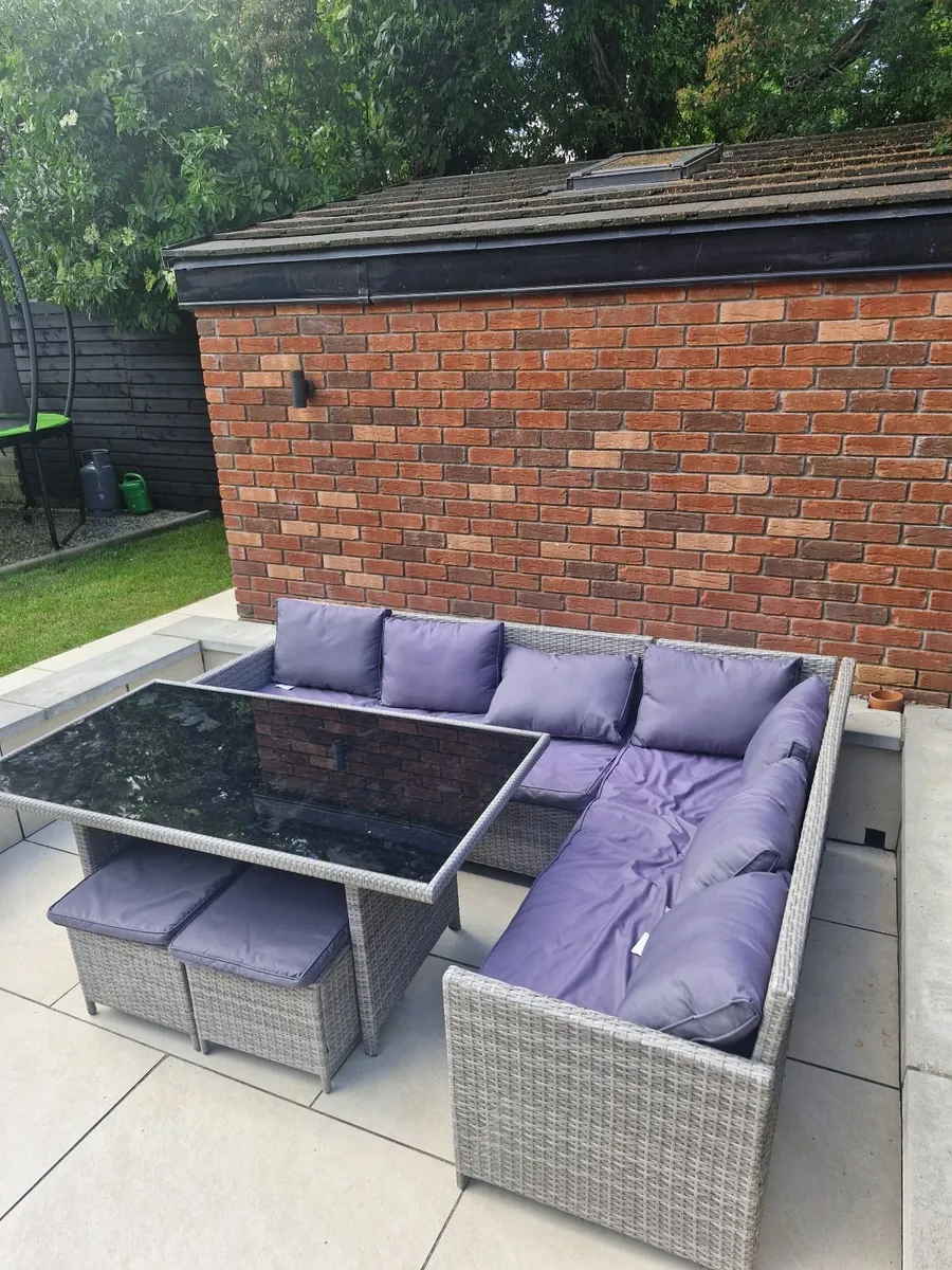 Garden furniture - Image 1