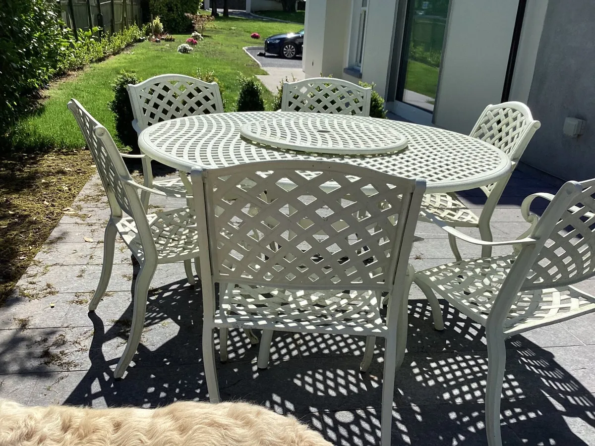 Garden table and chairs - Image 3