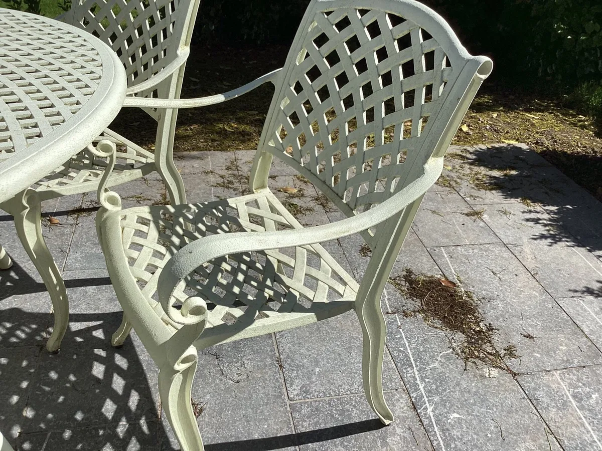 Garden table and chairs - Image 4
