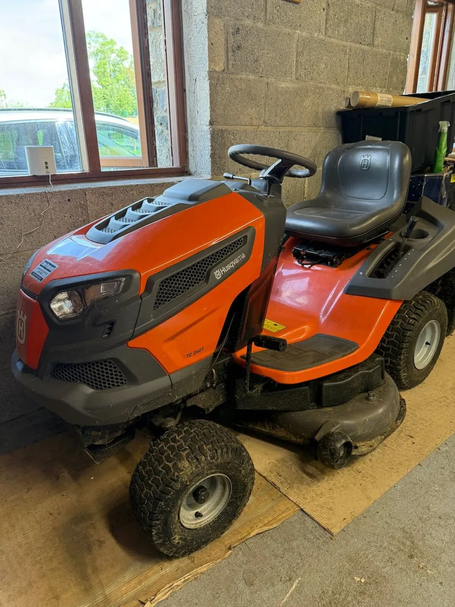 Husqvarna TC242T Lawn Tractor Ride on Mower - Image 1
