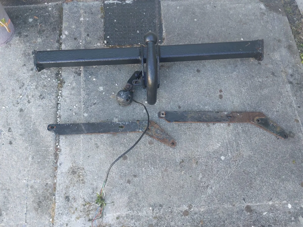 Tow bar Ford Focus 2012 upwards