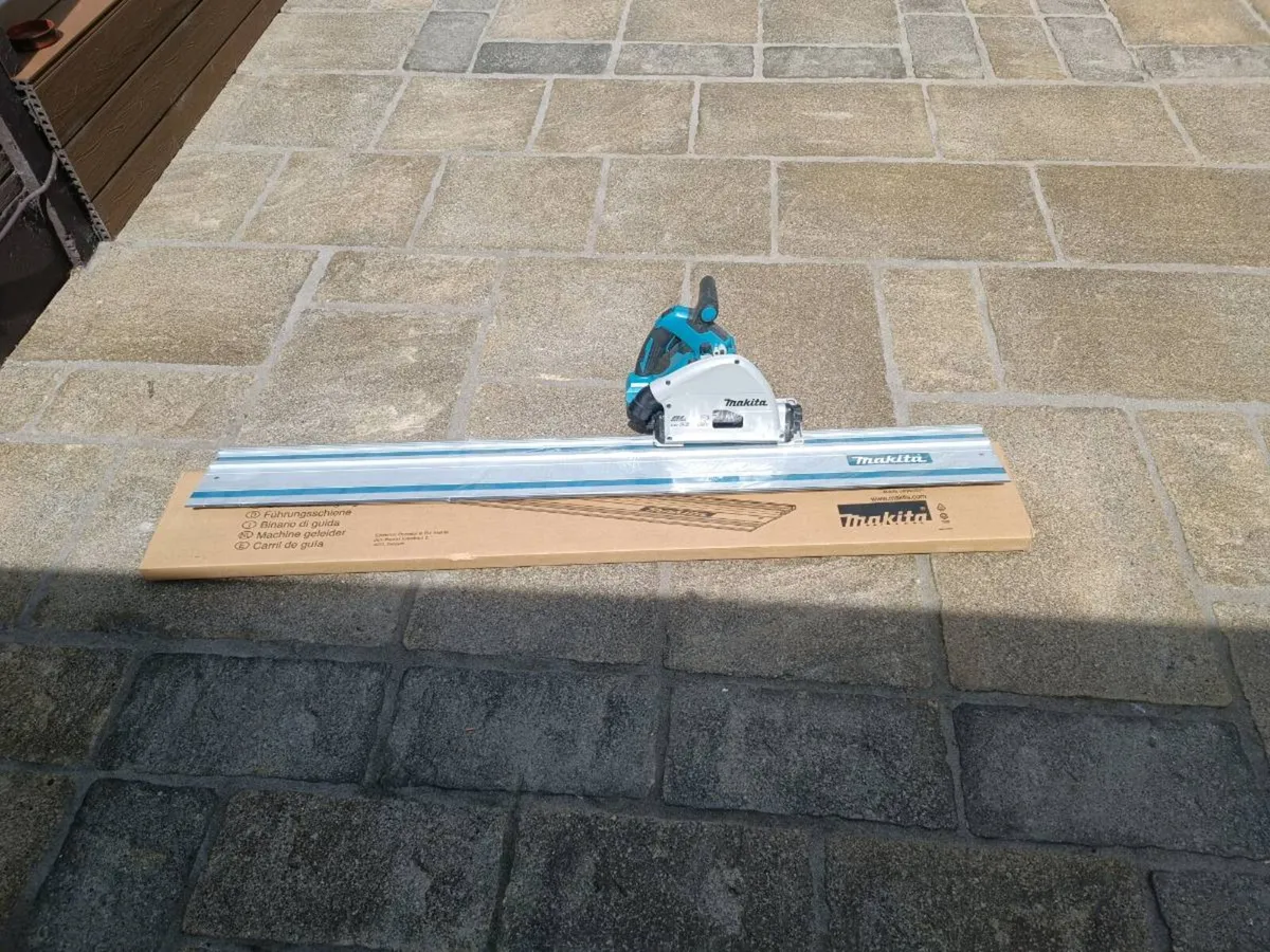 Makita DSP 600 plunge saw 2 rails.