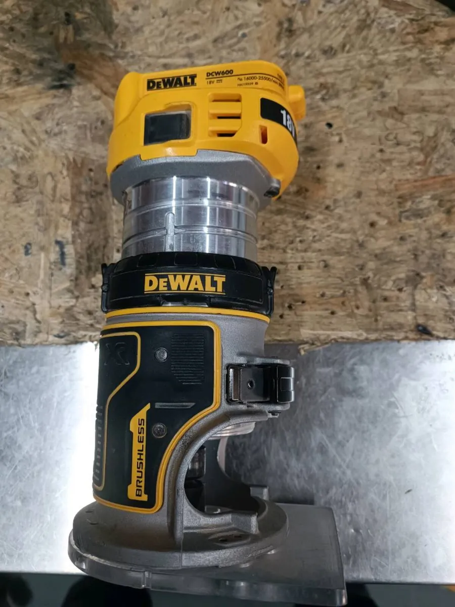 DeWalt dcw 600 router . Body only