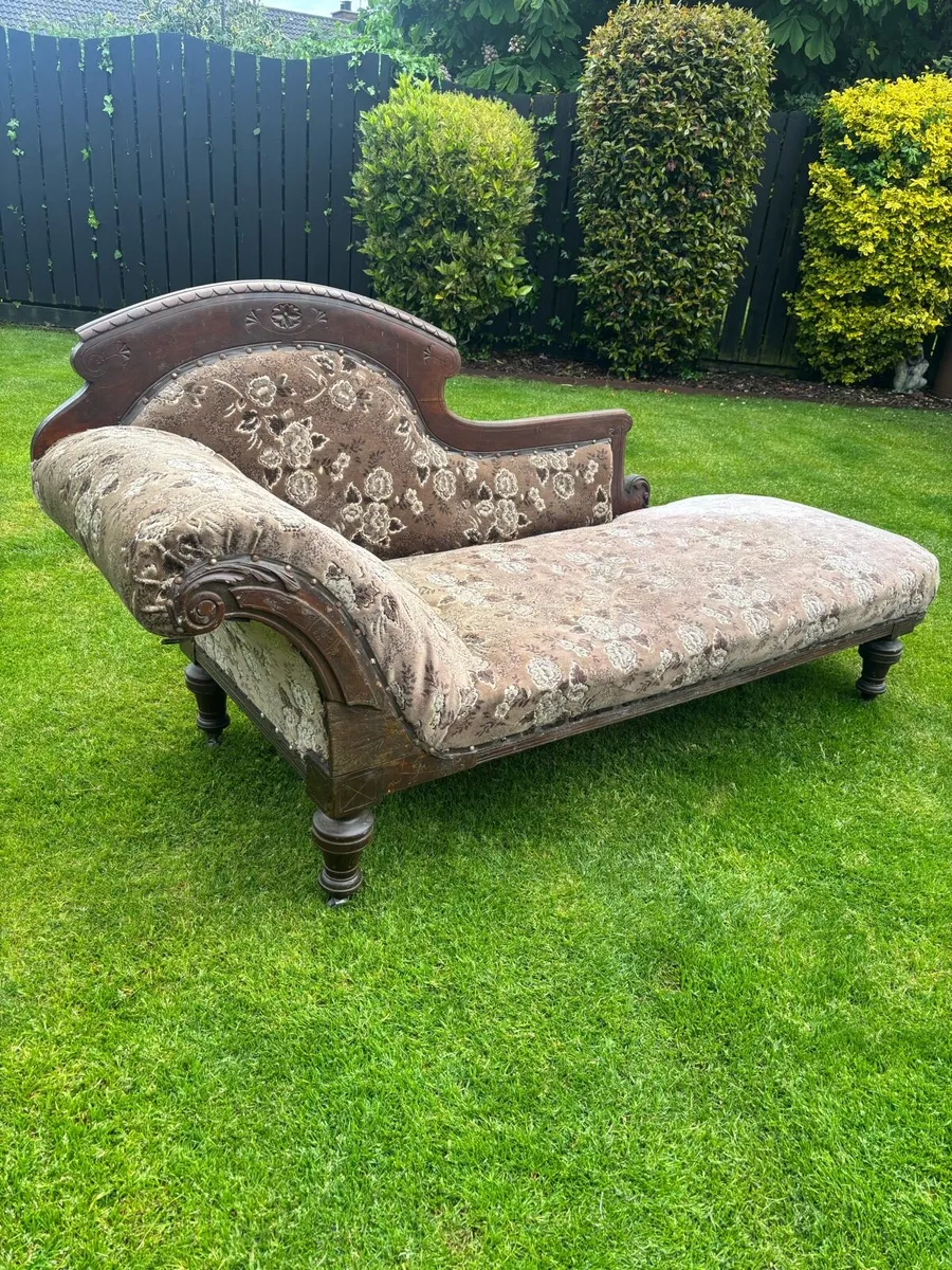 Victorian mahogany chaise lounge - Image 3