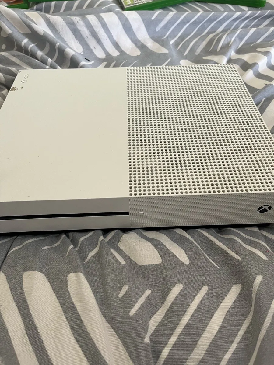 Xbox One S - Image 2