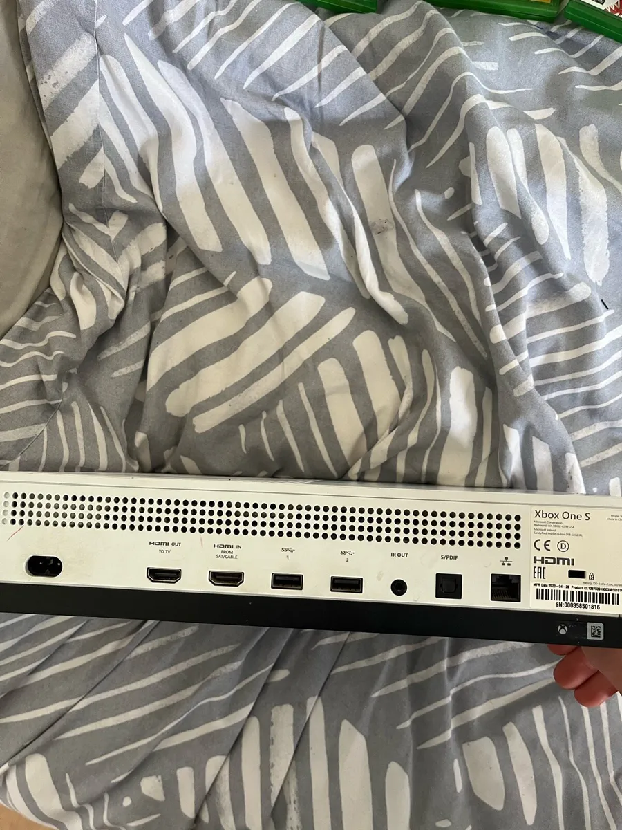 Xbox One S - Image 4