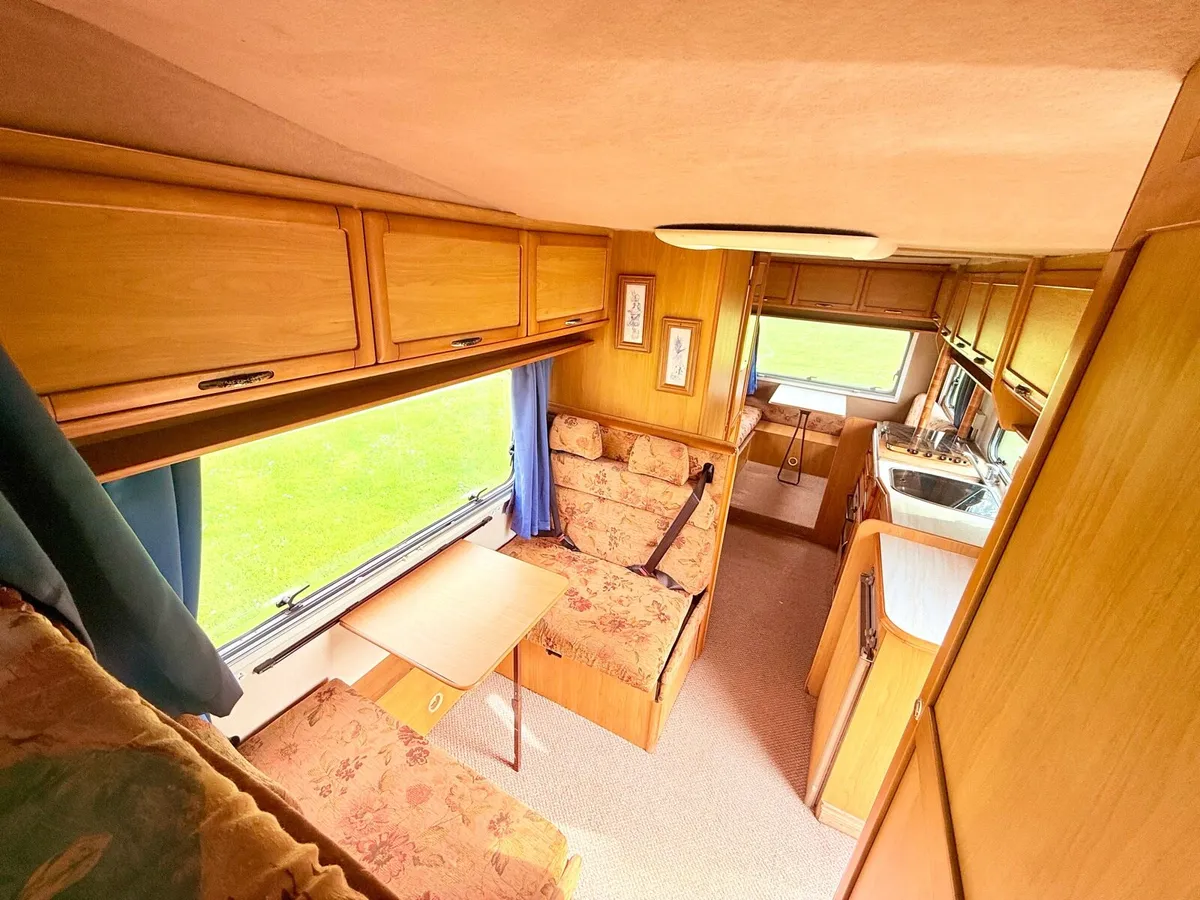 2001 CI Riviera 6-Berth U shaped lounge - Image 3