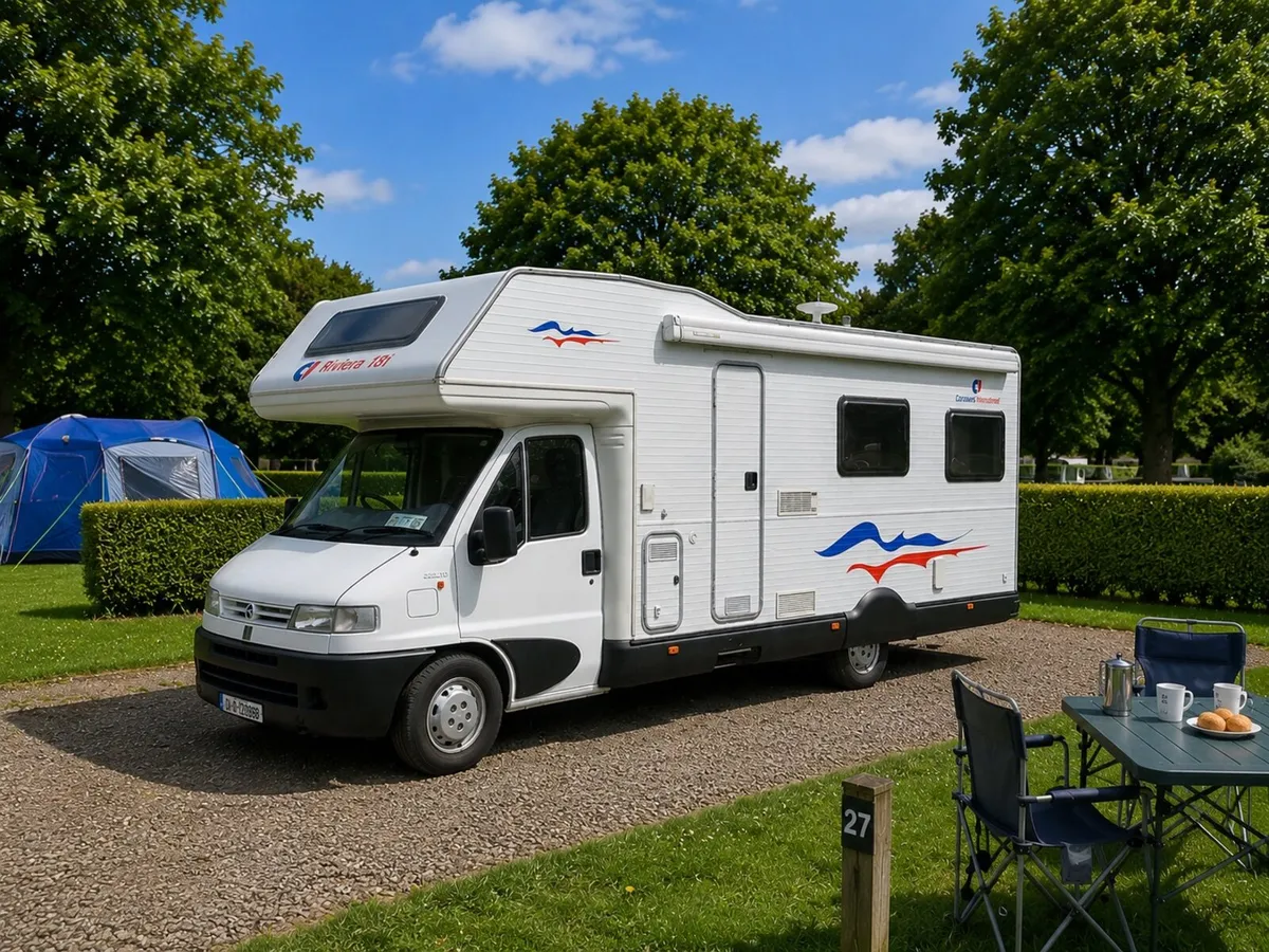 2001 CI Riviera 6-Berth U shaped lounge - Image 1